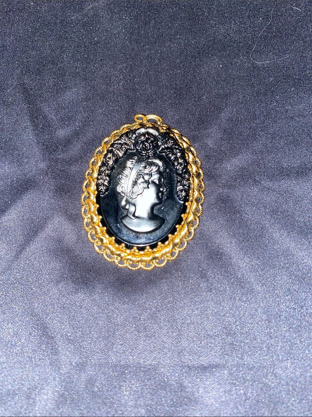Gold-Trim Black Cameo Pendant For Necklace - Classic Women Jewelry